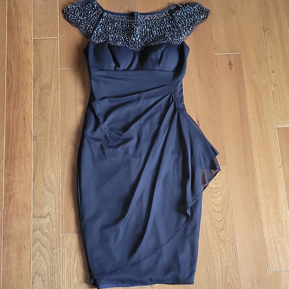 Cache evening dress with beaded neckline‎